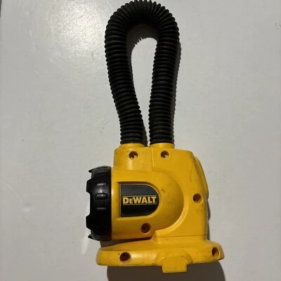 Linterna recargable Dewalt DW919 18V (solo herramienta sin batería) probada y funciona Foto 1 de 4