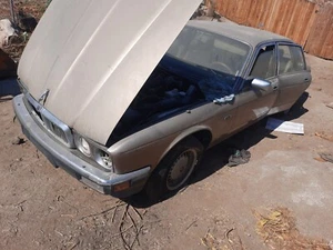 1988 89 Jaguar Vanden Plas XJ6   Upper Tie Bar for Radiator Support bracket Xj40 - Picture 1 of 17