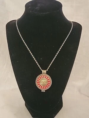 RED DAISY STAINLESS STEEL  AROMATHERAPY LOCKET NECKLACE - Image 1 of 3