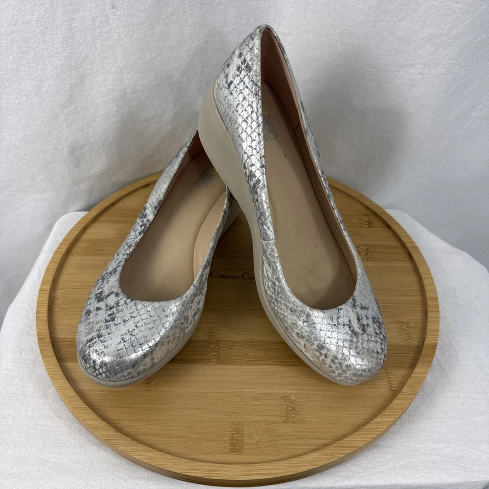 Easy Spirit e360 Women's Esclarita / Clarita Snake Print Leather Wedge Pumps 9W - Image 1 of 4