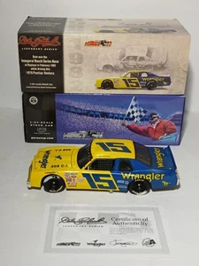 Dale Earnhardt #15 Wrangler 1982 Inaugural Daytona Busch Win NASCAR 1:24 Diecast - Imagen 1 de 23