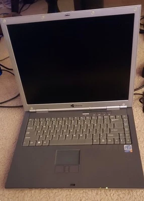 Portátil Gateway M350WVN Pentium 4 - LCD defectuoso, sin disco duro, carrito o batería Foto 1 de 4