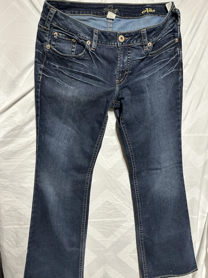 SILVER Women's Jeans Denim Blue Aiko Size 16 Bootcut  Dark Wash - Image 1 of 4