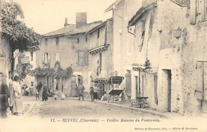 CPA 16 RUFFEC VIEILLES MAISONS DU PONTEREAU - Picture 1 of 1