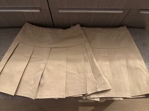 Brand New Amazon Girls Pleated Uniform Set of Two Skorts Sz L/9 Yrs - Picture 1 of 5