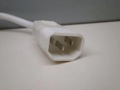 Cable de alimentación de electrodoméstico de 3 clavijas IEC C14 cable de coleta de entrada macho 18 AWG blanco 12" Foto 1 de 3