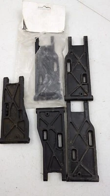 Lote de braços Hot Bodies D8T carro de controle remoto caminhão truggy peças de suspensão controle de rádio corrida - Imagem 1 de 4