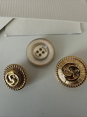Gucci 3 buttons 2 GG logo metal - Image 1 of 4
