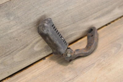 Yamaha Exciter 185 SR185 1981 reposapiés izquierdo clavija Foto 1 de 4