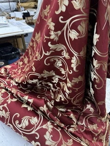 Tela brocada jacquard damasco extra ancha (110 pulgadas) vendida por yarda - borgoña - Imagen 1 de 2