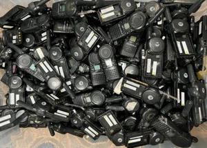 130 Motorola CLS1110 UHF Business 2-Way Radios Walkie Talkie - Picture 1 of 1