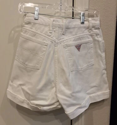 Pantalones Cortos Vaqueros De Colección Años 90 Guess EE. UU. Cintura Alta Blancos Para Mujer Talla 28 Foto 1 de 4