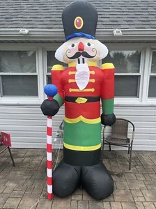 8FT Christmas Inflatable Nutcracker Soldier Guard LED Light Up - Picture 1 of 3