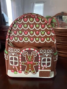 2024 Disney Mickey Mouse Lebkuchenhaus Loungefly Mini Rucksack - NEU mit Etikett - Bild 1 von 7
