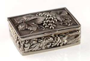 Plata Píldora Caja Con Repujado Uvas y Otros Motivos Adorable - Imagen 1 de 7