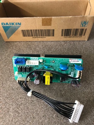 全新大金接口适配器 适用于房间空调。  零件 # KRP980B2E — 第 1/3 张图片
