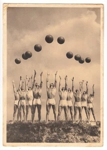 halb nackte Männer b. Sport male in trunks Reichsschule Neuhaus RPPC ~1940 Gay - Picture 1 of 2