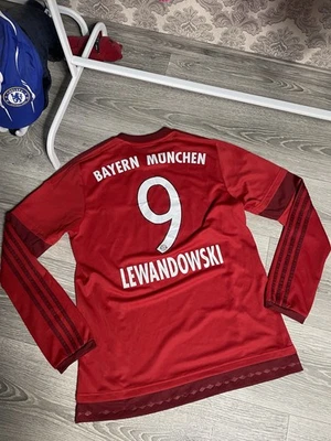 ADIDAS FC Bayern Munich 2015/16 Home Manga Longa Tamanho M #9 Lewandowski S08806 - Imagem 1 de 4