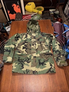 US Military Cold Weather Woodland Camouflage GORE TEX Jacket Parka LARGE REGULAR - Picture 1 of 16