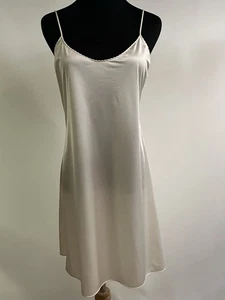 Vanity Fair White Nylon Chemise w/Adjustable Spaghetti Straps Size 36 - Picture 1 of 5