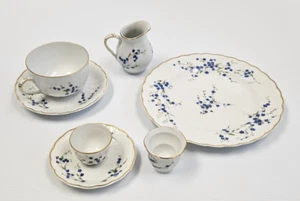 KONVOLUT (7) Bernardaud MYOSOTIS flache Tasse & Untertasse, einzelne Eierbecher, Salatteller - Bild 1 von 22