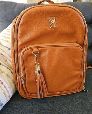 Young Living 高级棕褐色素食皮革背包可容纳 140 精油 YL — 第 1/4 张图片