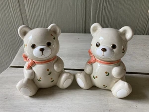 Agitadores de sal y pimienta de osos de peluche ATAGIRI (2) de colección años 80 bronceados con lazos naranjas - Imagen 1 de 7