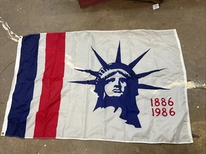 Grande bandiera vintage statua della libertà palo banner nylon centenario 1886-1986 USA - Foto 1 di 6