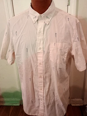 Chaps Easy Care Seahorses Men's Large Beige Short Sleeve Button Down. - Image 1 of 4