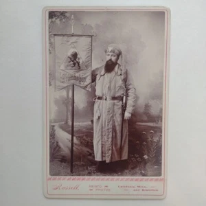 Seltene Schrankkarte (Freundschaft) Mann in zeremonieller Freimaurerattraktion, 1880er - Bild 1 von 8