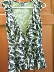 Ann Taylor Women's Ruffle Blouse Size M Used- Excellent Condition - Picture 1 of 4