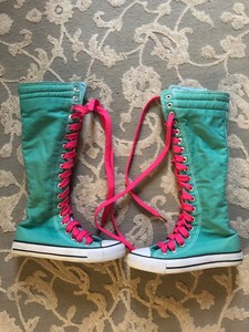 knee high converse pink