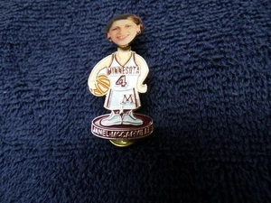 RDZ BRAND WNBA JANEL McCARVILLE #4 MINNESOTA EMAILLE WACKELKOPF ANSTECKNADEL - Bild 1 von 6