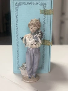 Lladro Figurine "My Buddy" 7609 Boy Holding His Puppy Collector Society 1989 - Picture 1 of 20