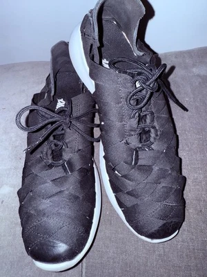 Nike Juvenate Woven Schwarz Turnschuhe Gr. 5 - Bild 1 von 4