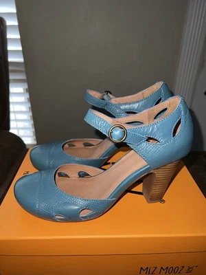 Miz Mooz Joanne Dress Pump Shoes Women's Size 9 Blue Embossed Leather Heels - Image 1 of 4