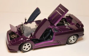 Maisto Lamborghini Maßstab 1:18 lila Türen, Motorhaube Kofferraum offen schöne Details - Bild 1 von 19