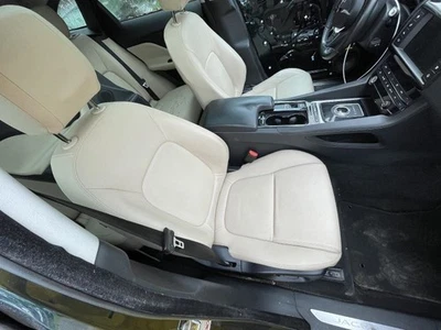 Переднее сиденье правостороннее со стороны пассажира 2017-2020 Jaguar F-Pace желтовато-коричневая кожа - Изображение 1 из 4