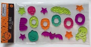 NEU HALLOWEEN 17 Stck. BOOOO Fenster Aufkleber Gel Klammern Dekor Totenköpfe Fledermäuse Sterne! - Bild 1 von 2