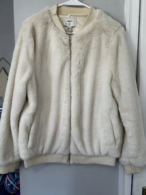 Forever 21 Women’s Faux Fur Bomber Jacket Size Large Cream - Image 1 of 4