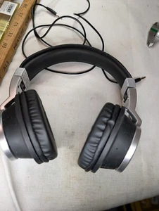 Sharper Image SBT 656 Noise-isolating Wireless Headphones - No Charge Cord  - Picture 1 of 13