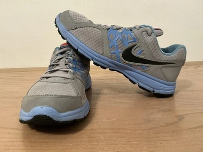 Nike Zapatos para Correr para Mujer Talla 9.5 Gris Azul Negro Malla Tenis Ligeros Foto 1 de 4