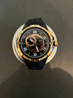Reloj cronógrafo dorado y negro Elini Barokas Trespasser para hombre Foto 1 de 4
