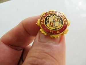 PAST PRESIDENT H.A. EMPLOYEE METAL ORIGINAL SOUVENIR ADVERTISING LAPEL PIN - Picture 1 of 2