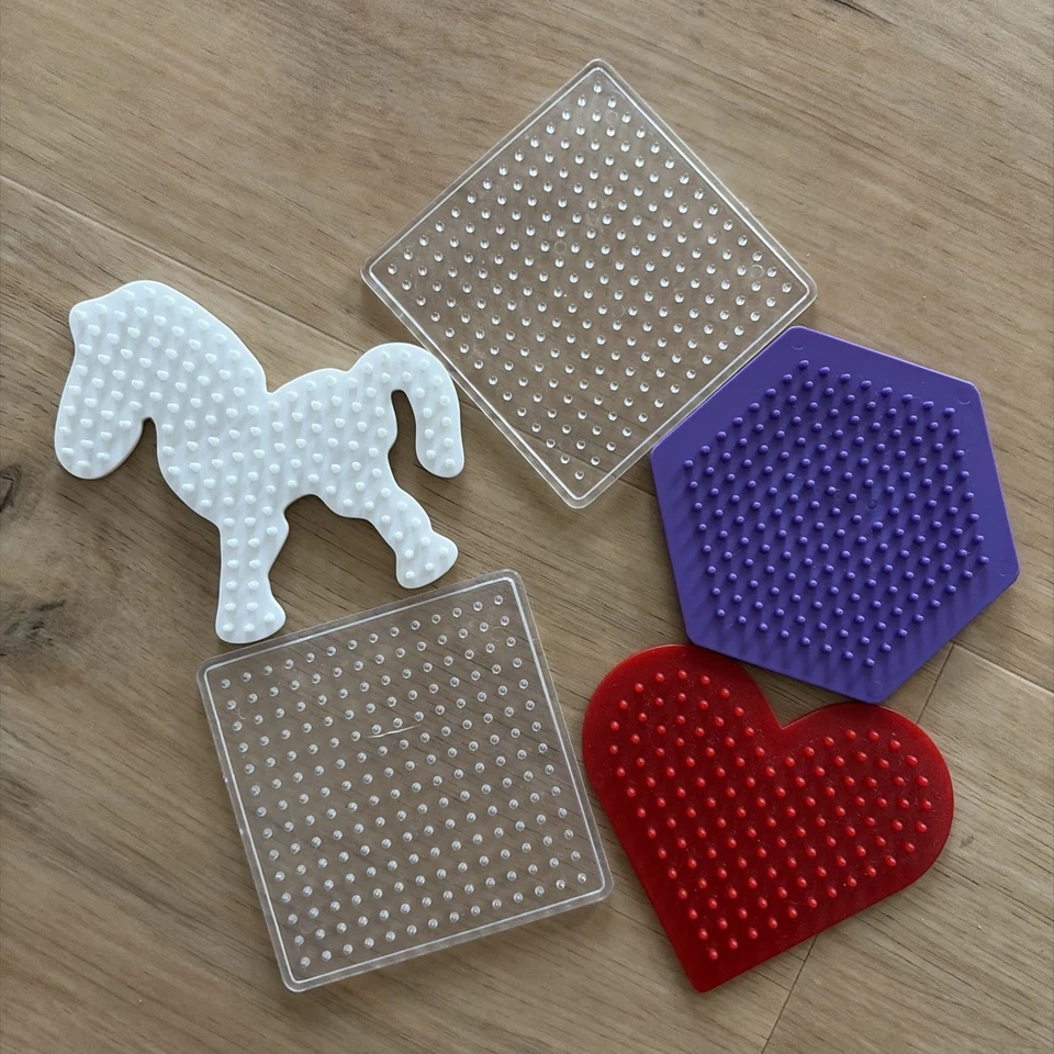 5 x Bügelperlen Steckplatten Stiftplatten, 🐎 ❤️ - Bild 1 von 1