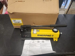 Enerpac P142 Handpumpe zwei Spd 10.000 PSI   - Bild 1 von 24