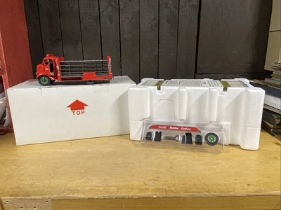 Danbury Mint 1938 Coca-Cola GMC  Delivery Truck 1:24  diecast MIB  All Cases   - Image 1 of 4