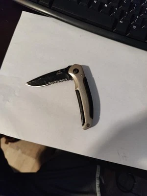 Cuchillo GERBER AR 3.0 Liner Lock mango de aluminio con empuñaduras de goma primera producción Foto 1 de 4