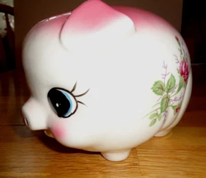 ENTZÜCKENDES VINTAGE KERAMIK SPARSCHWEIN - ROSA TOP & WANGEN - ROSA BLUMEN - Bild 1 von 5