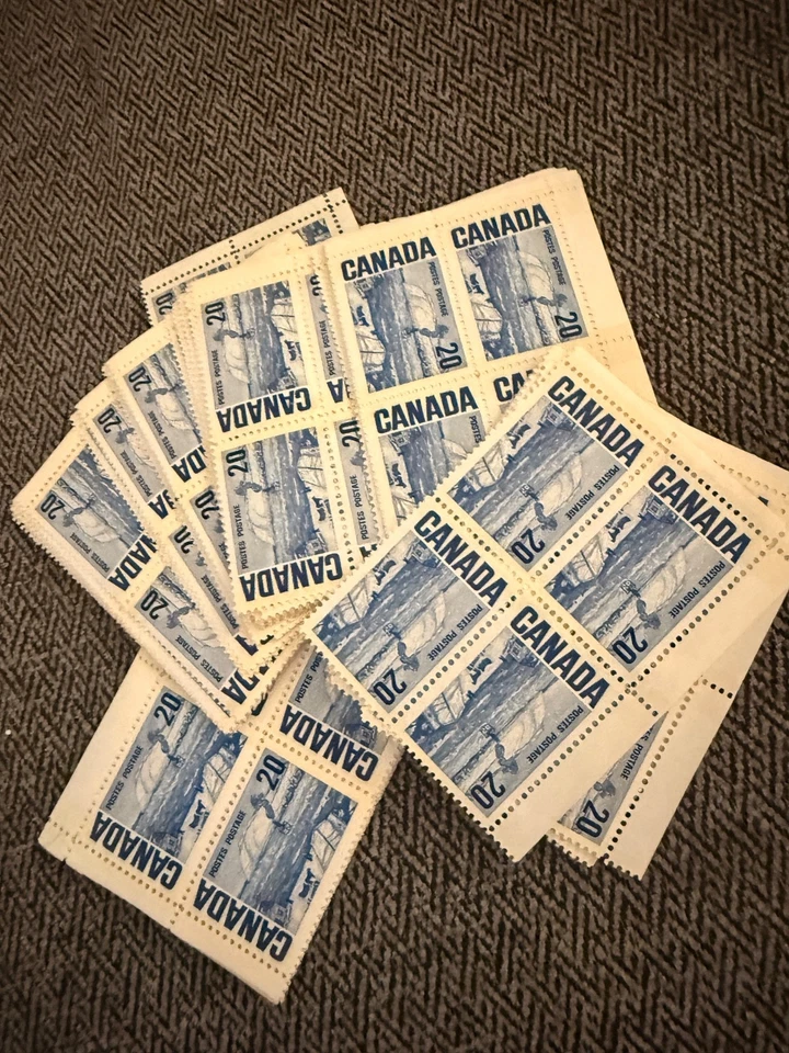 LOT OF 200 CANADA 20¢ 1967 Centennial stamp #464 - Image 1 of 1